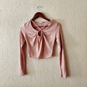 Active USA light pink ribbed long sleeve crop top w cross front detail Sz small